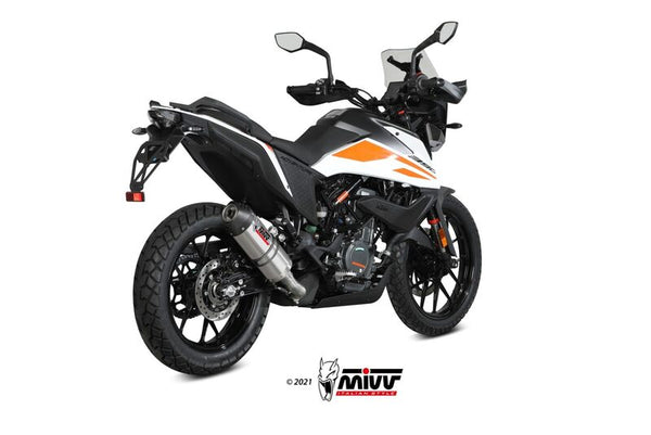MIVV Oval Silencer monterad på KTM 390 Adventure KT.024.L4C, visad bakifrån med sportig design. Perfekt för reservdelar och tillbehörskategorin.