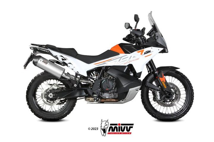 MIVV Oval Silencer KT.021.LNC installerad på KTM adventure-hoj, visad från sidan som del av fordonstillbehör inom ACC. EXHAUST-kategorin.