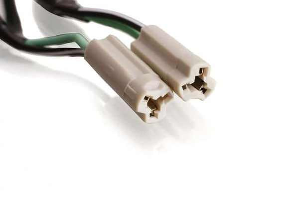 Konektory indikátorov vedie Yamaha