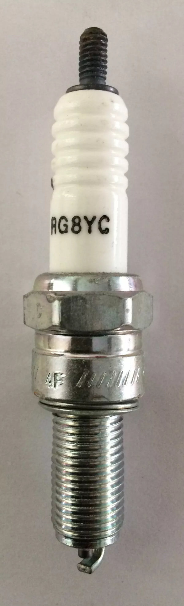 Majster šampión s-plug rg8yc cchrg8yc-es